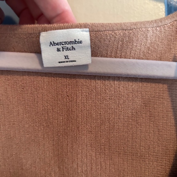 Abercrombie Square Neck Too - Picture 2 of 4